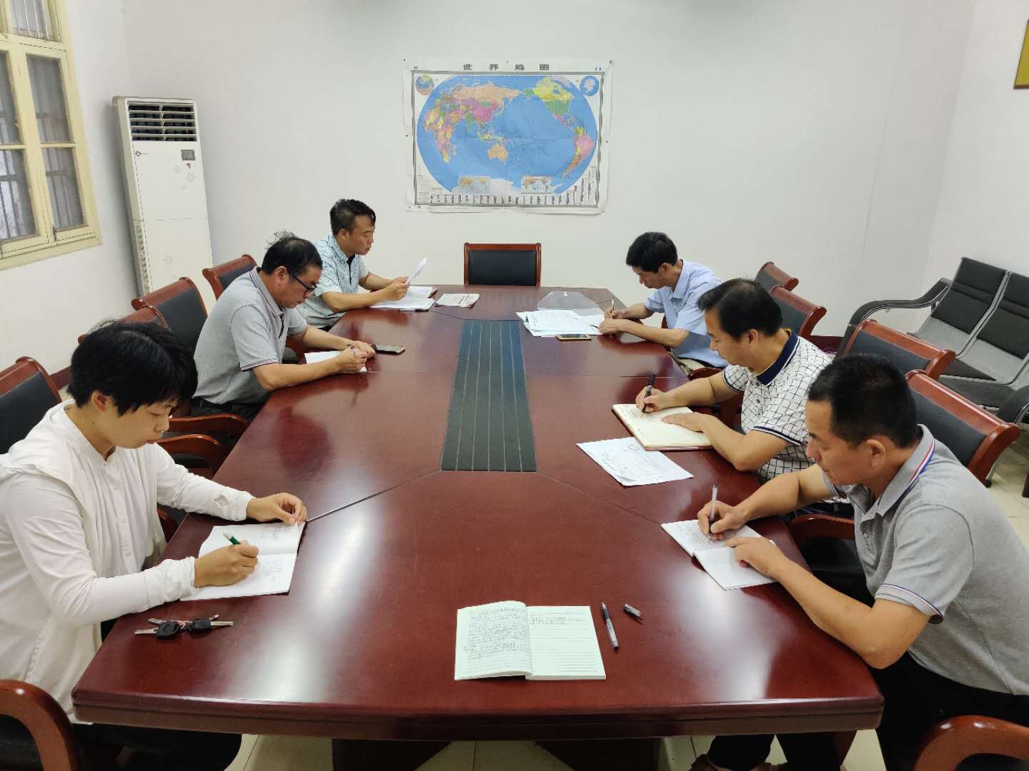 正陽關分公司傳達學習皖墾種業(yè)各項工作會議精神